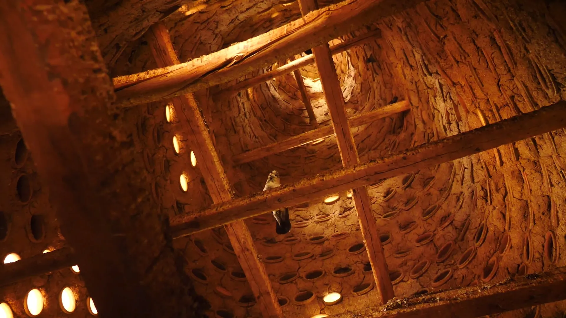 Bagian dalam Pigeon Tower.